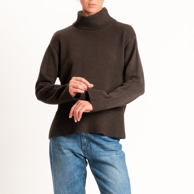 Zeroassoluto-Maglia scatola collo ad anello cannolè - choco