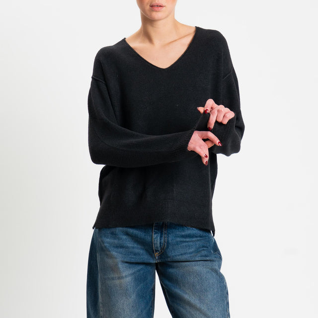 Zeroassoluto-Maglia soft hand scollo v spacchi laterali - nero