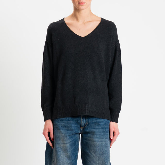 Zeroassoluto-Maglia soft hand scollo v spacchi laterali - nero