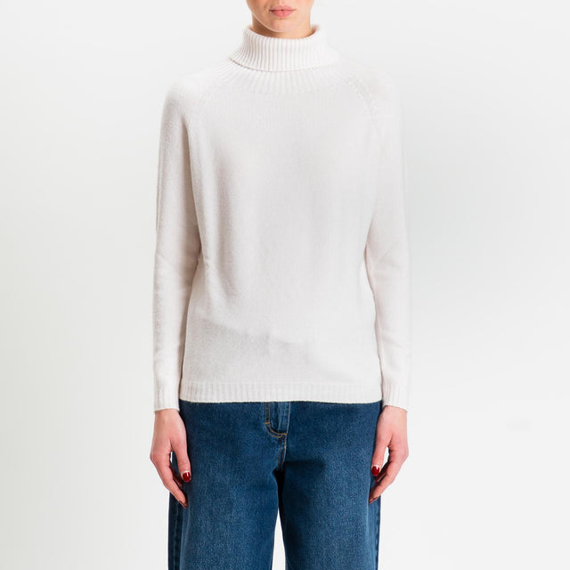 Zeroassoluto-Maglia soft hand collo alto bordi a coste - burro