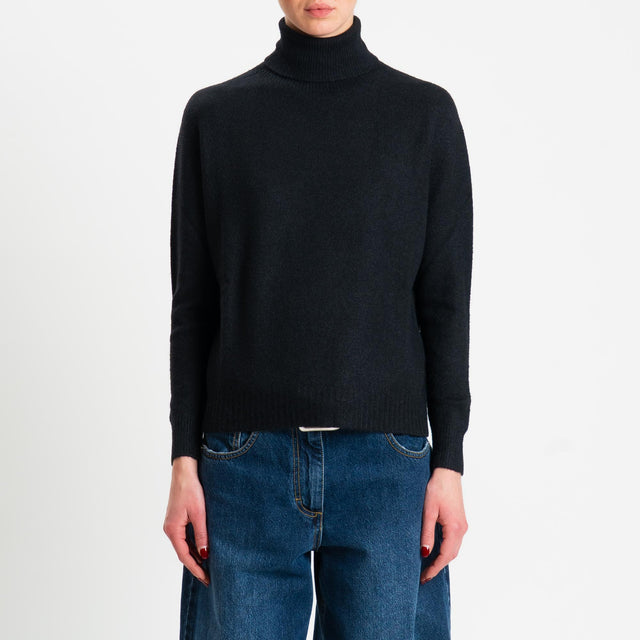 Zeroassoluto-Maglia soft hand collo alto bordi a coste - nero