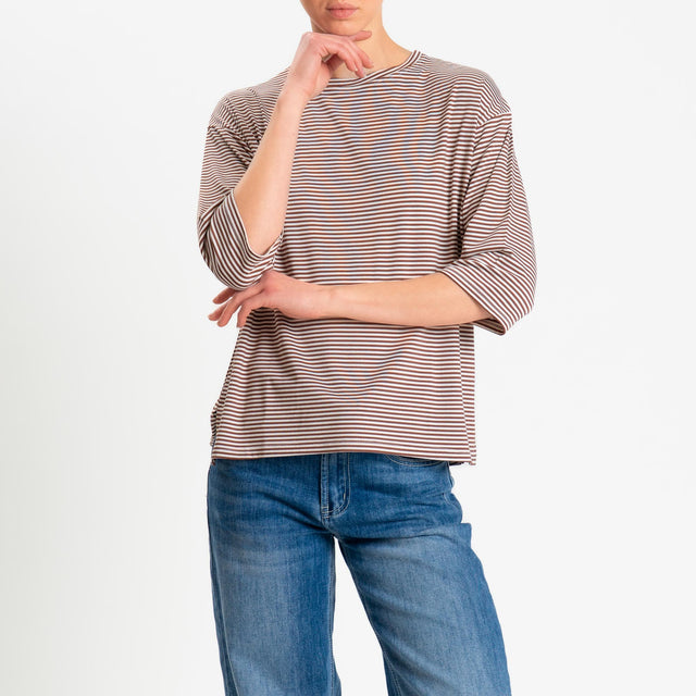 Zeroassoluto-T-shirt CLARY righe in jersey girocollo manica 3/4 - tabacco/latte