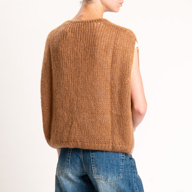 Zeroassoluto-Maglia mohair scollo a v smanicata - camel