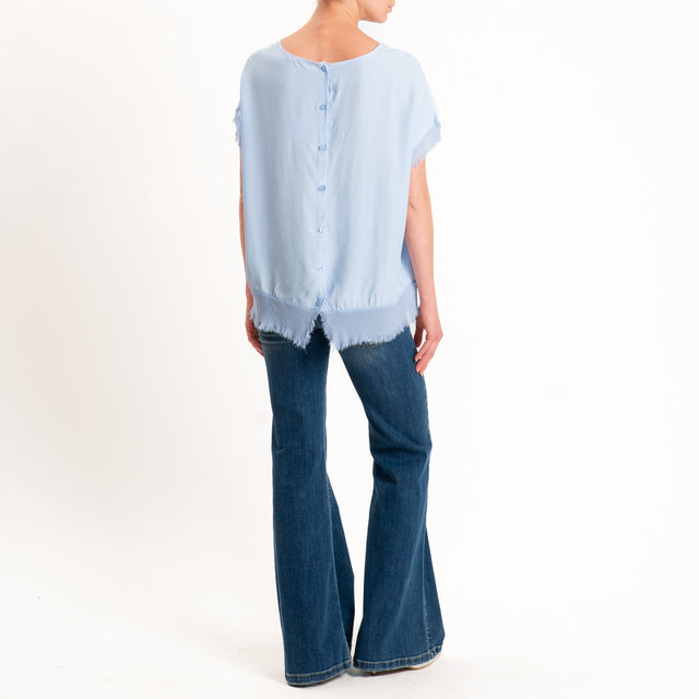 Zeroassoluto-Blusa in viscosa bordi sfrangiati bottoni dietro - sky