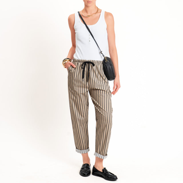 Zeroassoluto-Pantalone BAYA con elastico fantasia - righe coloniale/nero