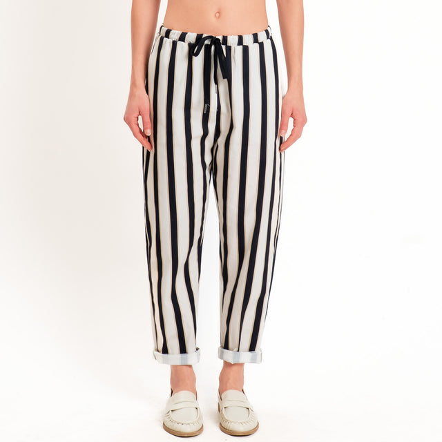 Zeroassoluto-Pantalone BAYA con elastico fantasia - riga larga latte/nero/sand