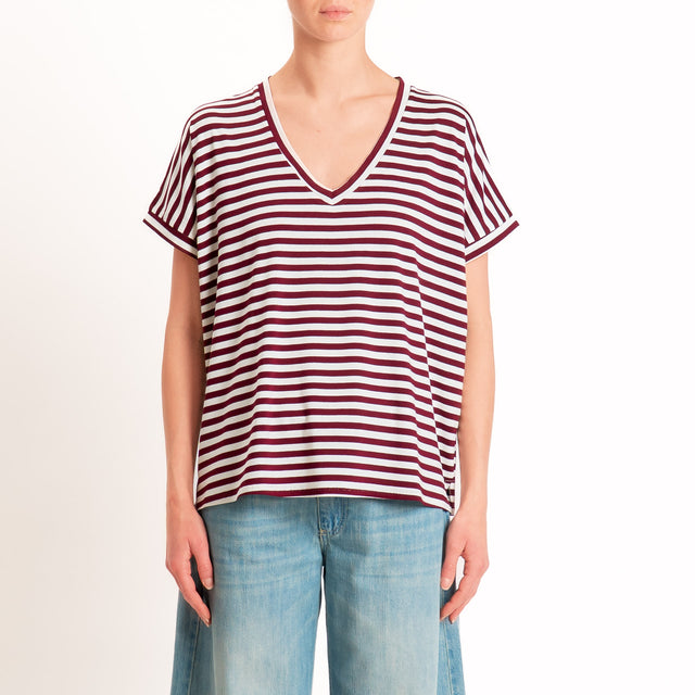 Zeroassoluto-T-shirt a righe scollo a v in jersey di viscosa elasticizzata - vino/latte