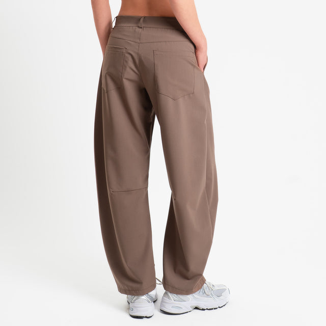 Zeroassoluto-Pantalone LUCE barrel fit in poliviscosa - nocciola