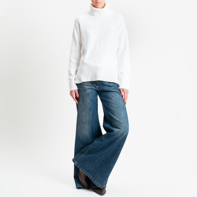 Zeroassoluto-Maglia scatola collo ad anello fondo cannolé - panna