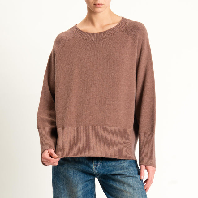 Kontatto-Maglia a scatola girocollo (QS) - nocciola