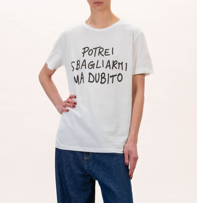 Tensione in-T-shirt "POTREI SBAGLIARMI MA DUBITO" - latte/nero