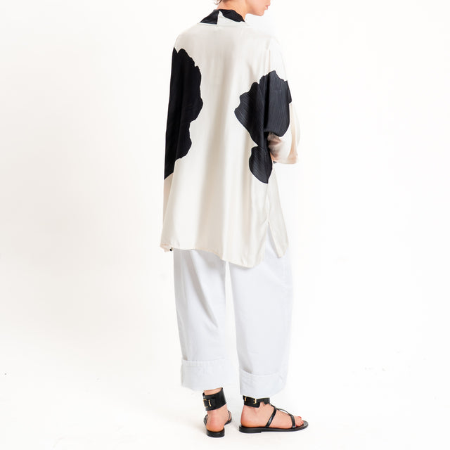Anonyme-Kimono satin fantasia foglie - burro/nero