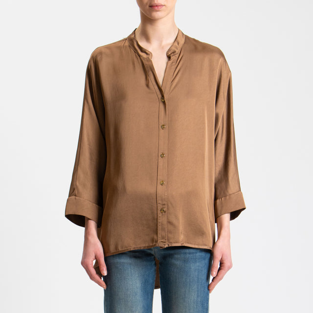 Motel-Camicia satin bottoni dorati - mandorla