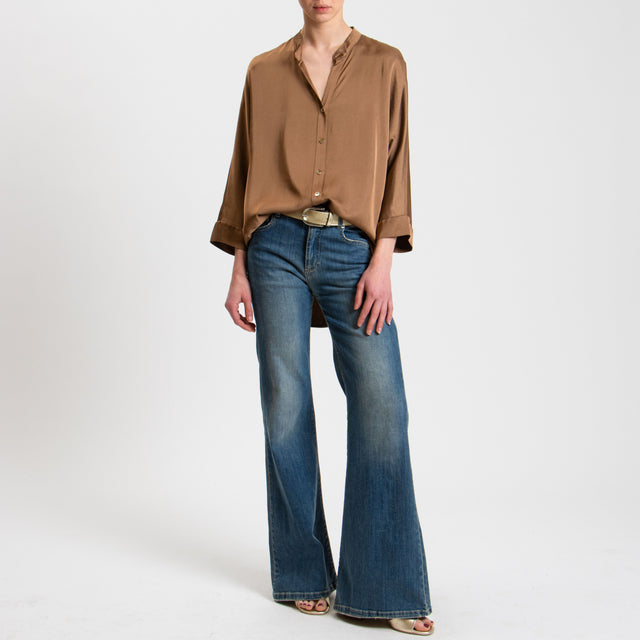 Motel-Camicia satin bottoni dorati - mandorla