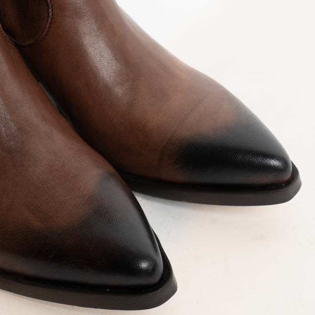 Divine Follie-Texano basso in pelle zip laterale - cuoio