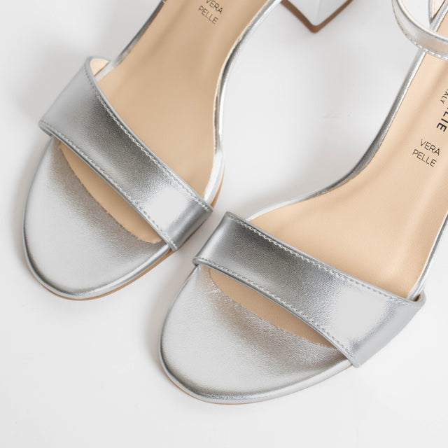 Divine Follie-Sandalo con tacco - laminato argento
