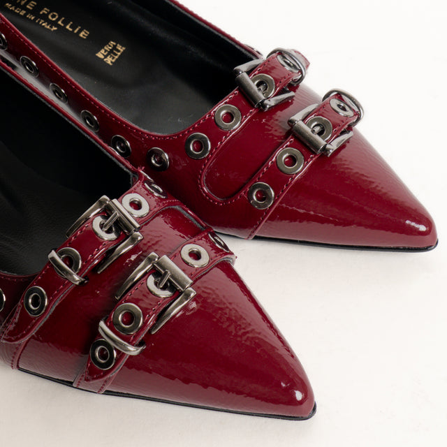 Divine Follie-Ballerina naplak doppia fibbia con borchie - Bordeaux
