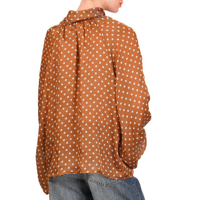 Camisa de lunares con lazo Tension - Moca/Azul claro