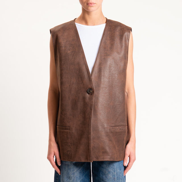 Tensione in- Gilet over similpelle invecchiata - moro