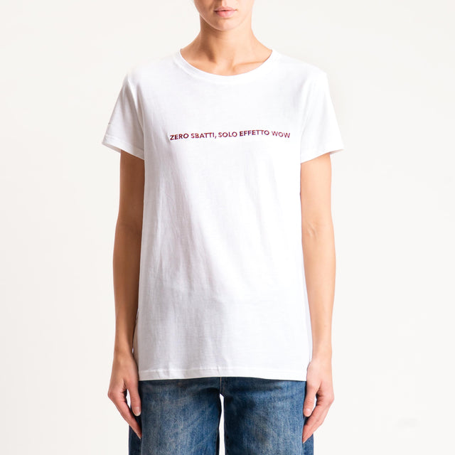 Vicolo-T-shirt "ZERO SBATTI,SOLO EFFETTO WOW" - latte/moro