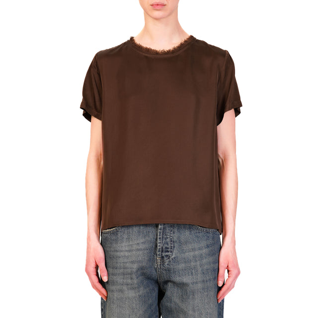 Kontatto-Blusa satin collo sfrangiato - cioccolato