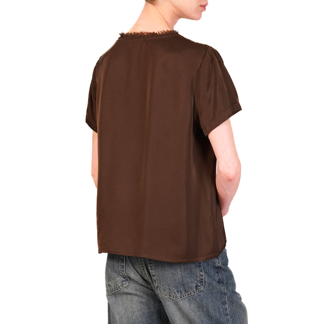 Kontatto-Blusa satin collo sfrangiato - cioccolato