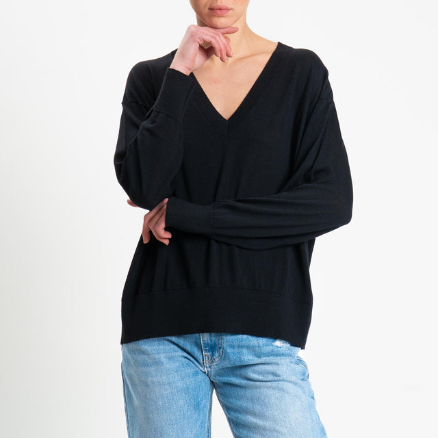 Tensione in-Maglia scollo v 100% LANA MERINO - nero