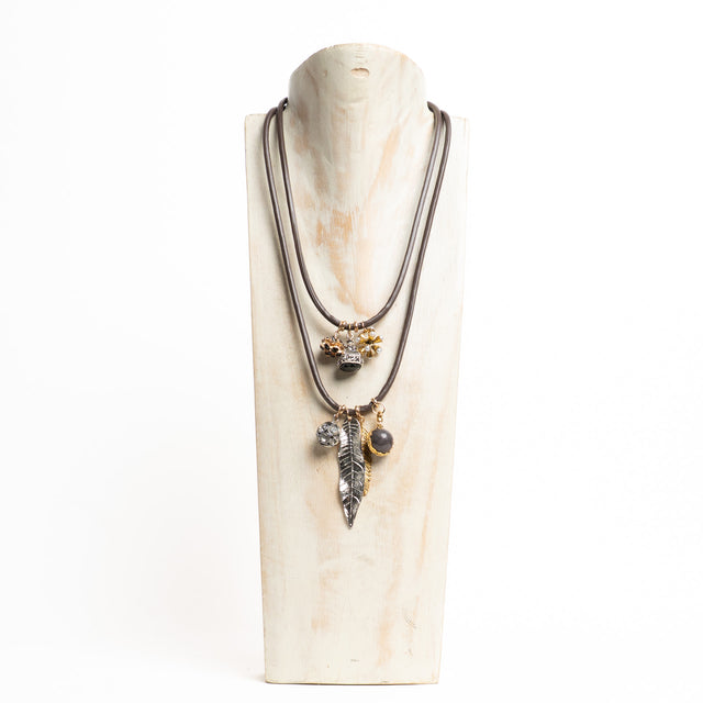 W by Whitemood-Collana multicharm in similpelle - gold/silver