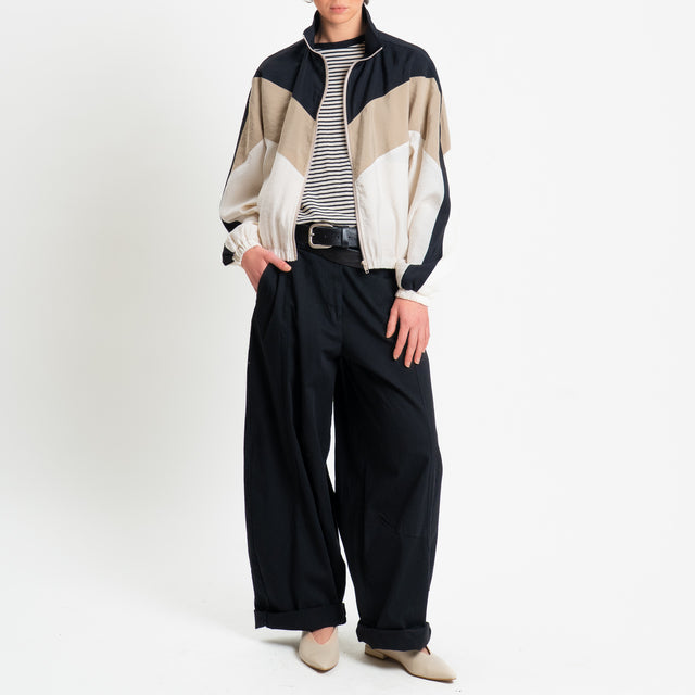 Souvenir-Bomber multicolor con zip - nero/sand/panna