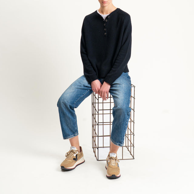 Tensione in-Maglia scatola misto cashmere scollo serafino - nero