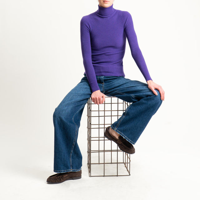 Tensione in-Maglia collo alto a costine - viola