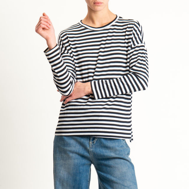 Zeroassoluto- T-shirt a righe scatola in jersey - latte/nero