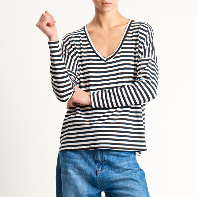 Zeroassoluto-T-shirt a righe scollo a v in jersey - latte/nero