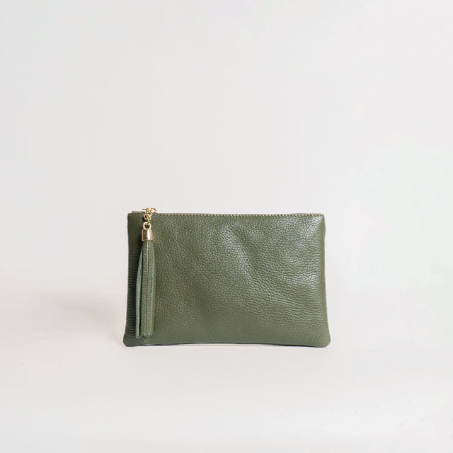 W by whitemood - Bolso de mano con borlas - estilo militar