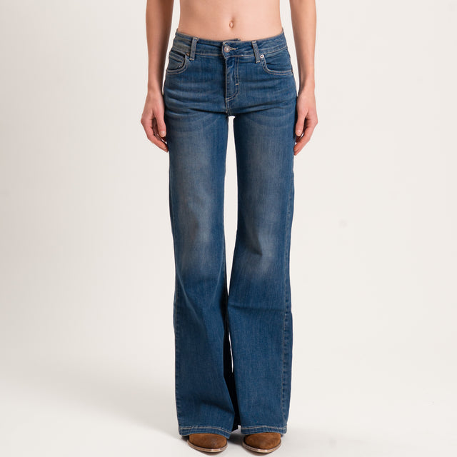 Vaqueros Zeroassoluto GRETA acampanados - denim con lavado color té