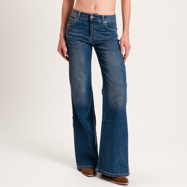 Vaqueros Zeroassoluto GRETA acampanados - denim con lavado color té