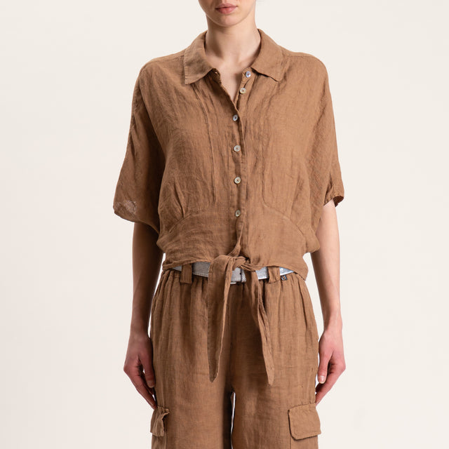 Dixie-Camicia in lino con nodo - tabacco
