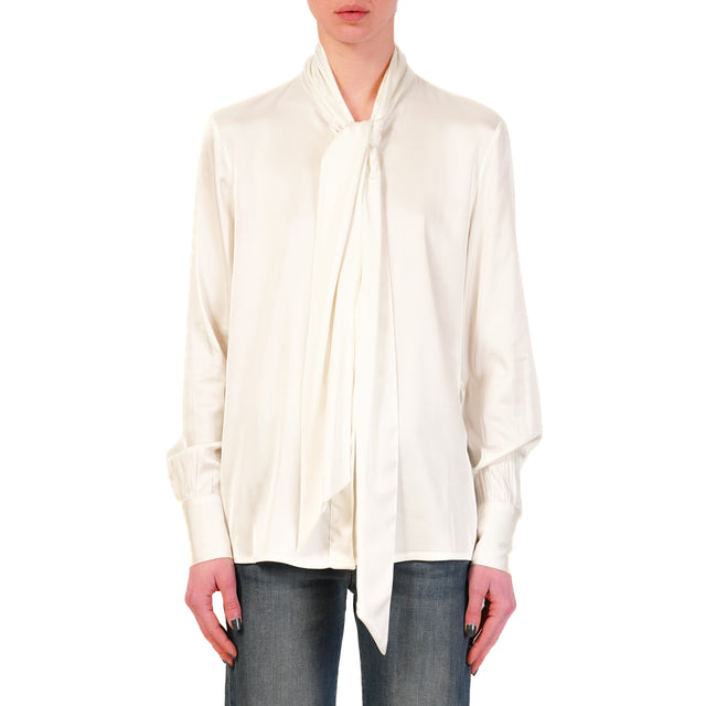Dixie - Camisa de satén elástico con lazo - Crema