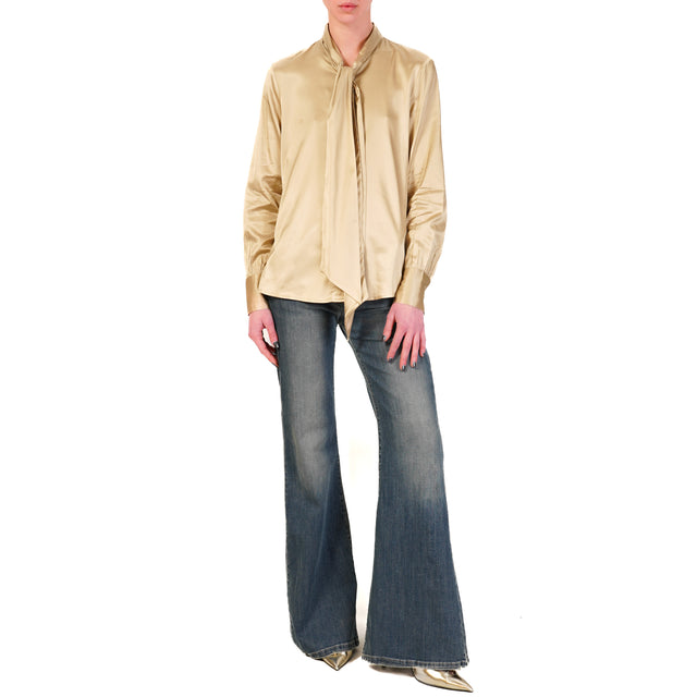 Dixie - Camisa de satén elástico con lazo - Camel