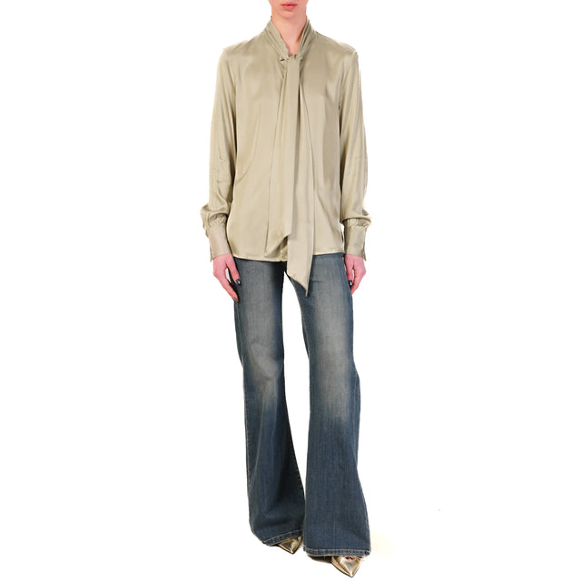 Camisa Dixie de satén elástico con lazo - Salvia