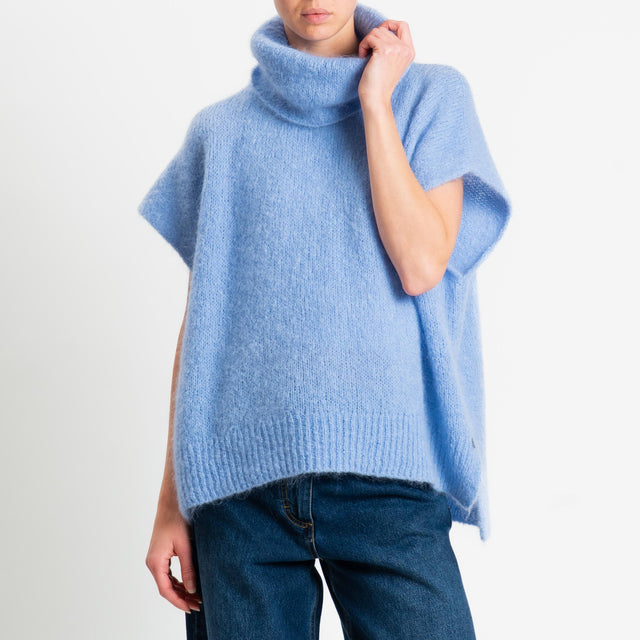 Dixie-Maglia mohair smanicata collo alto - celeste