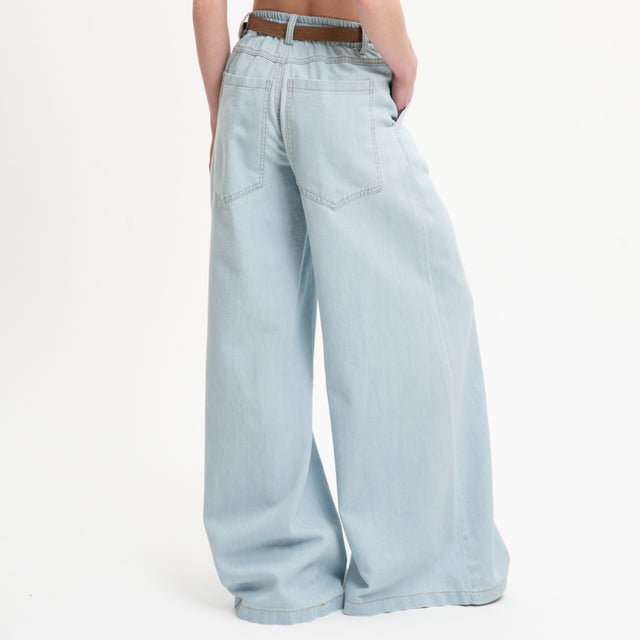 Pantalones Dixie de cambray con pernera ancha y espalda elástica - denim