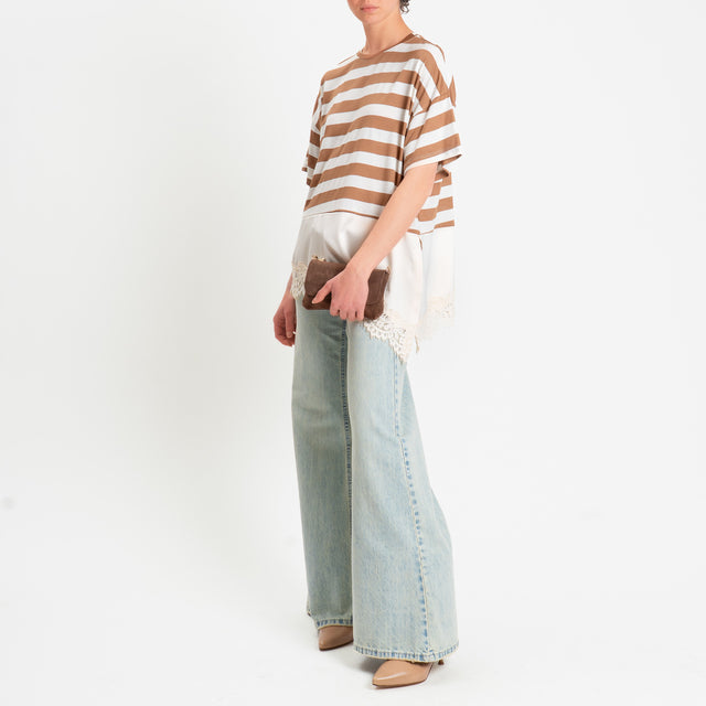 Dixie-T-shirt righe asimmetrico con pizzo - burro/cammello