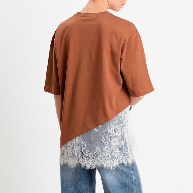 Dixie-T-shirt asimmetrica con pizzo - tabacco