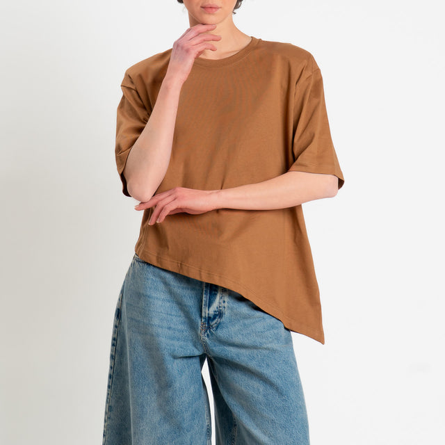 Dixie-T-shirt asimmetrica con spalline - tabacco
