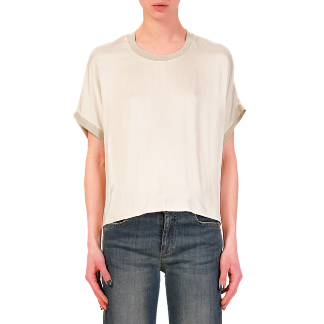 Blusa de satén Dixie-Stretch con bordes de lúrex - color leche