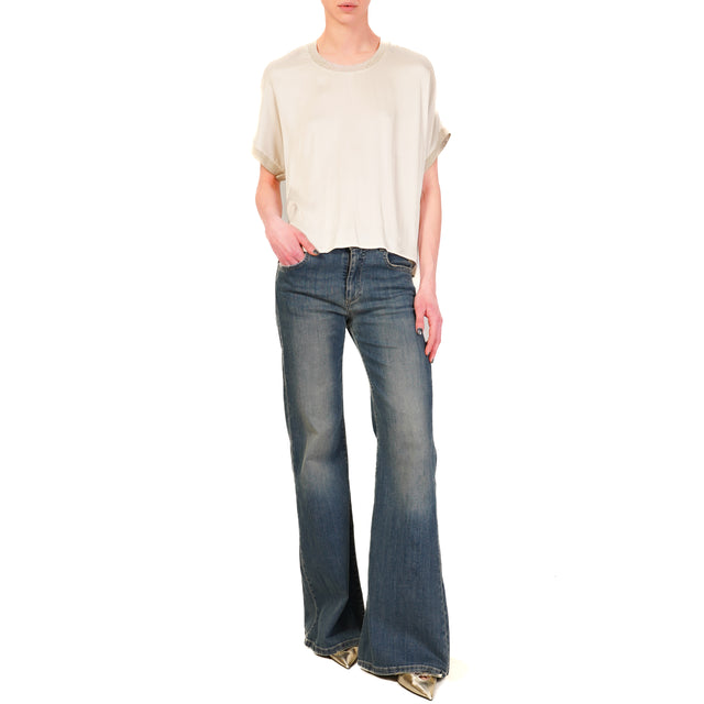 Blusa de satén Dixie-Stretch con bordes de lúrex - color leche