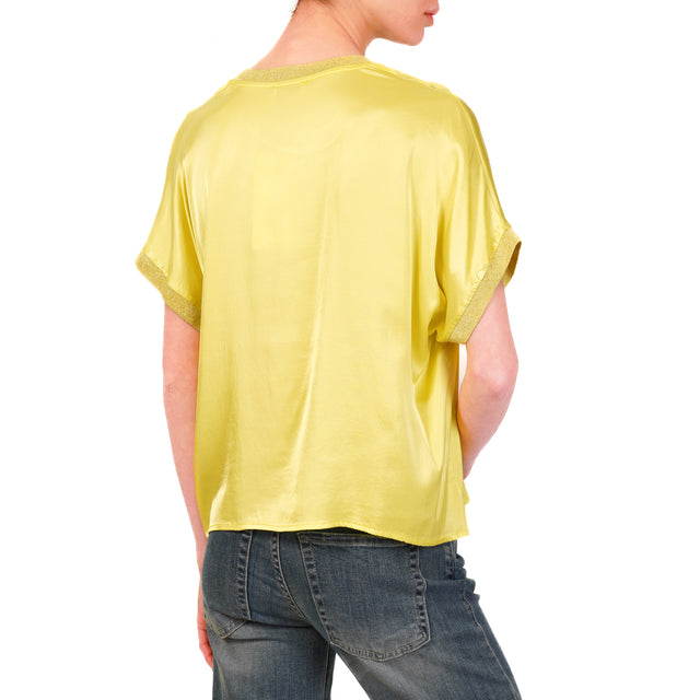 Blusa de satén Dixie-Stretch con bordes de lúrex - limón