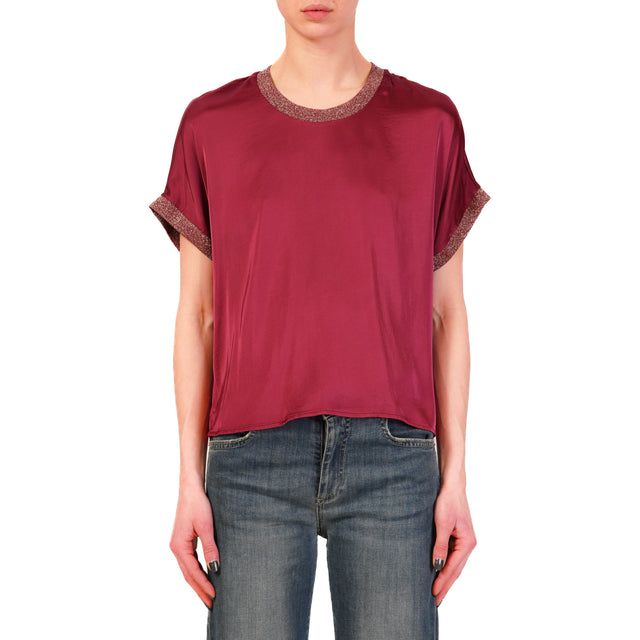 Blusa de satén Dixie-Stretch con bordes de lúrex - rubí