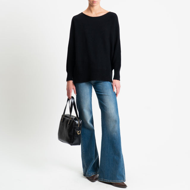 Suéter cuadrado de canalé con aberturas laterales de Haveone - Negro